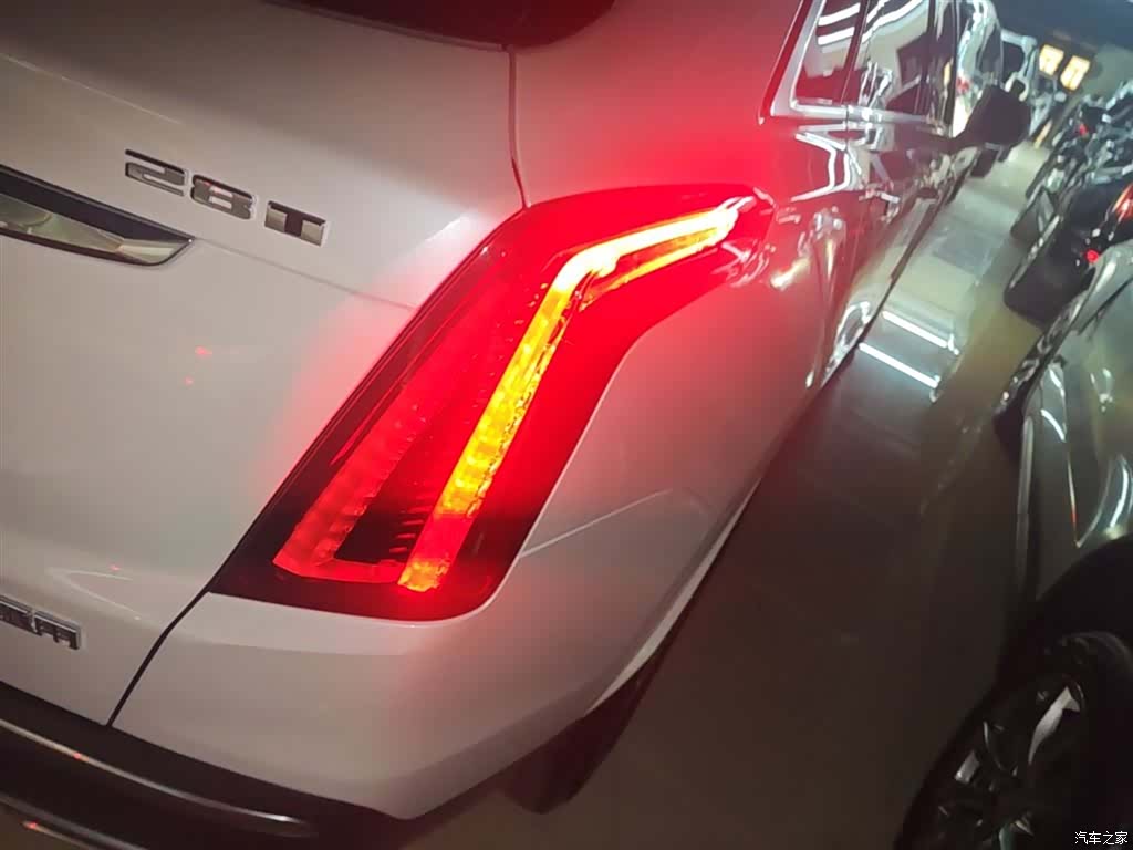 Cadillac XT5, 2021 8