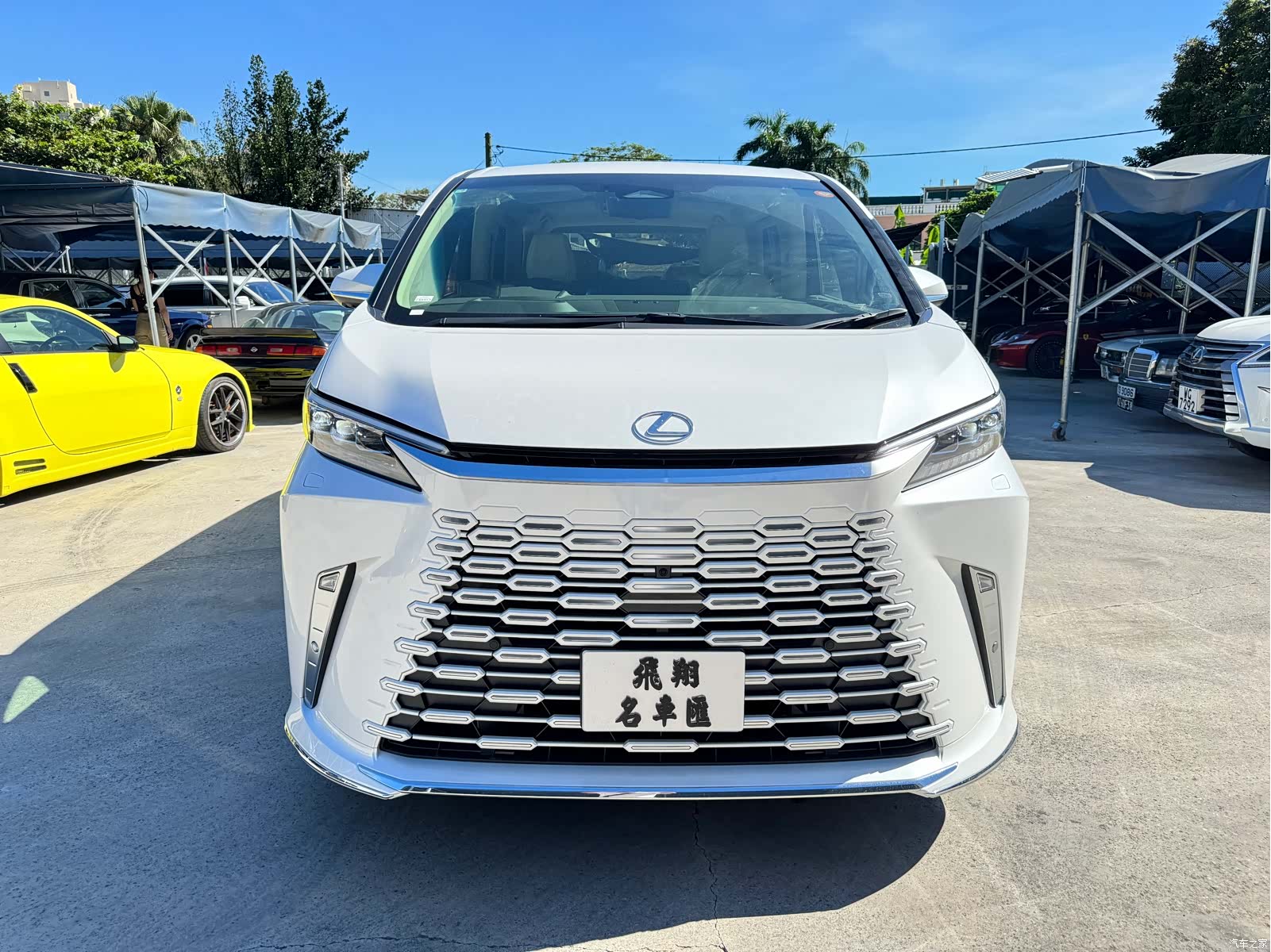 Lexus LM, 2025 2