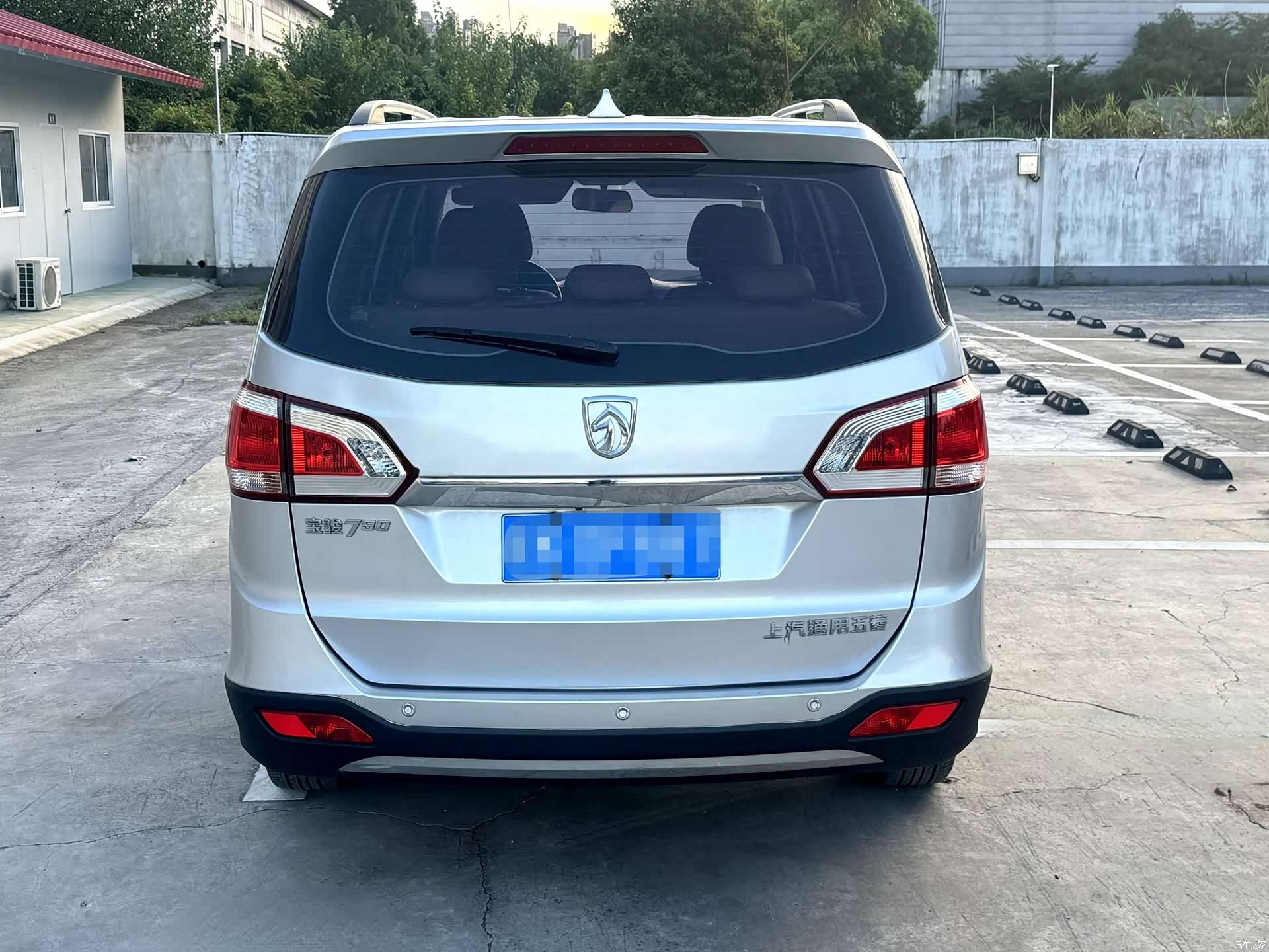 Wuling 730, 2015 4