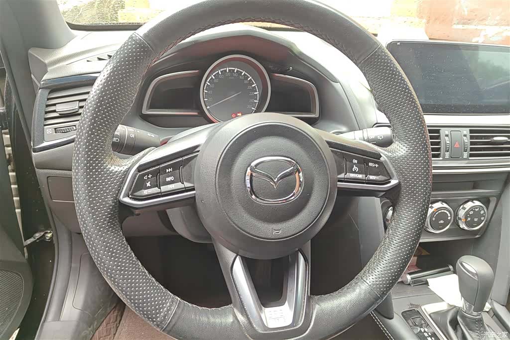 Mazda CX-4, 2022 14
