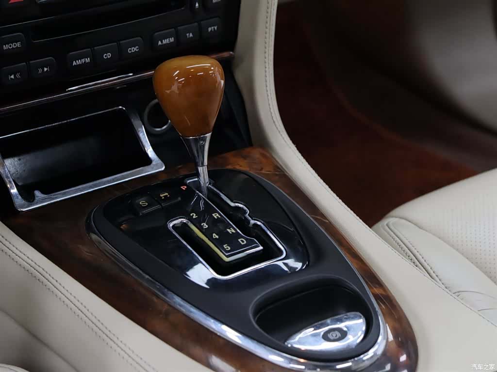 Jaguar XJ, 2005 11