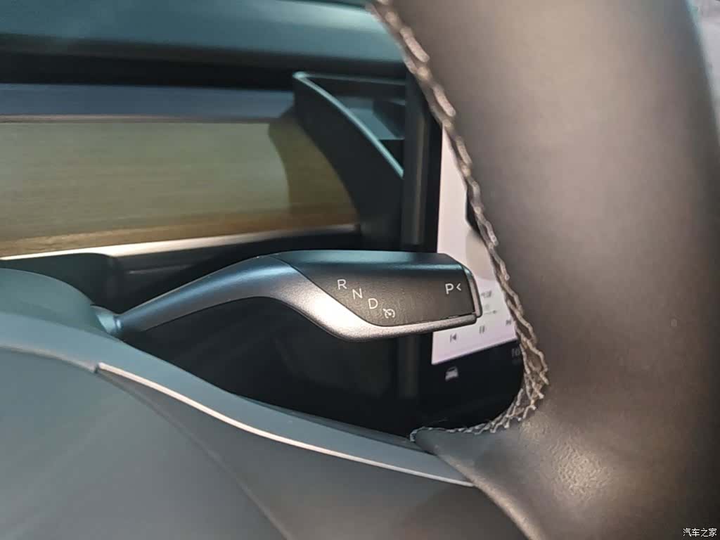 Tesla Model Y, 2023 14