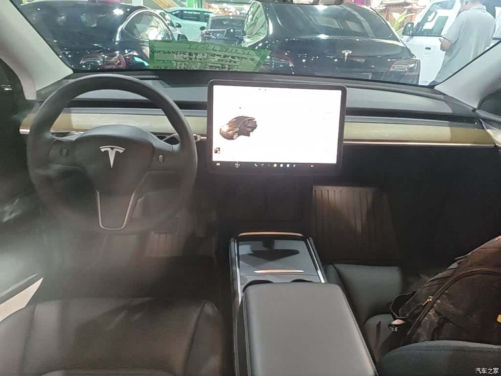 Tesla Model Y, 2023 10