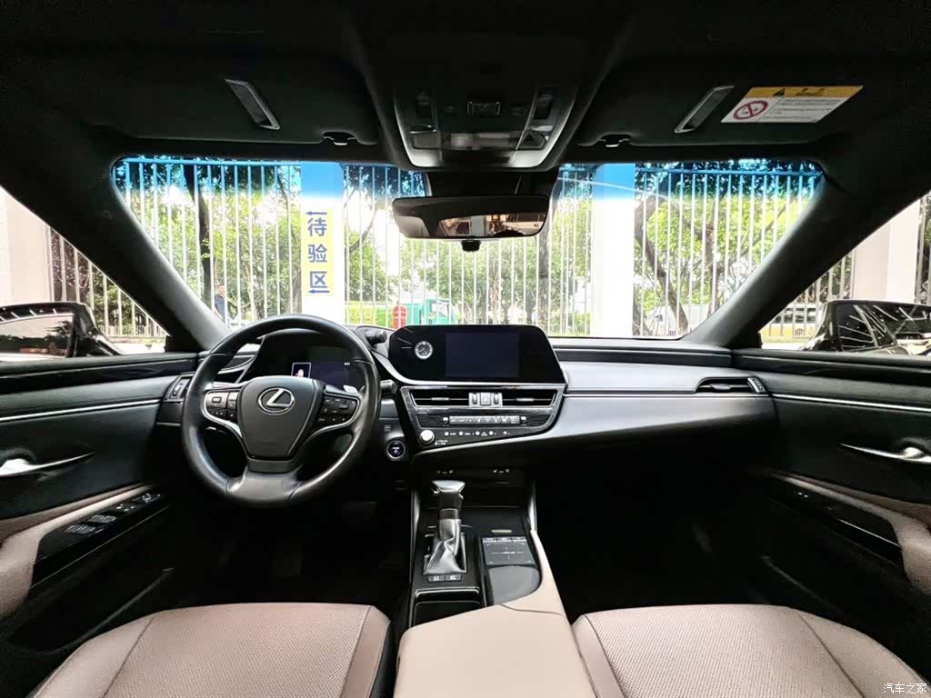 Lexus ES, 2022 6