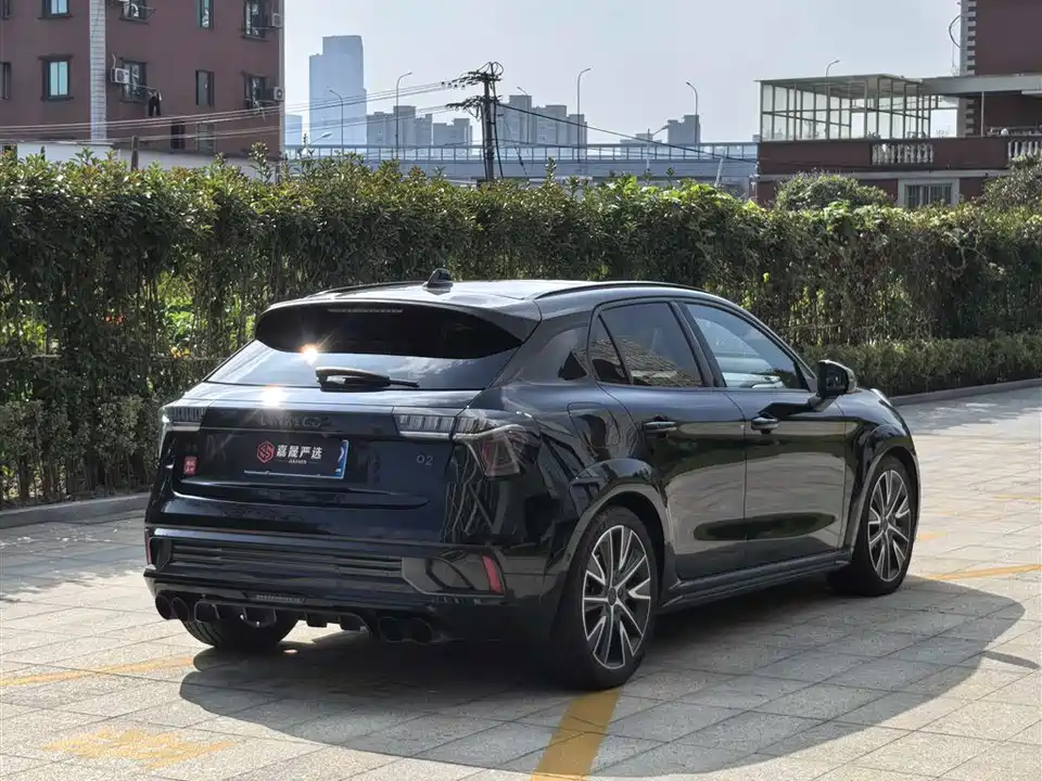 Lynk & Co 02 Hatchback