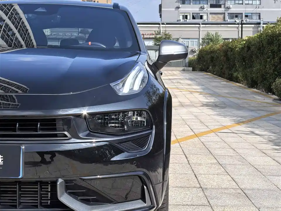 Lynk & Co 02 Hatchback