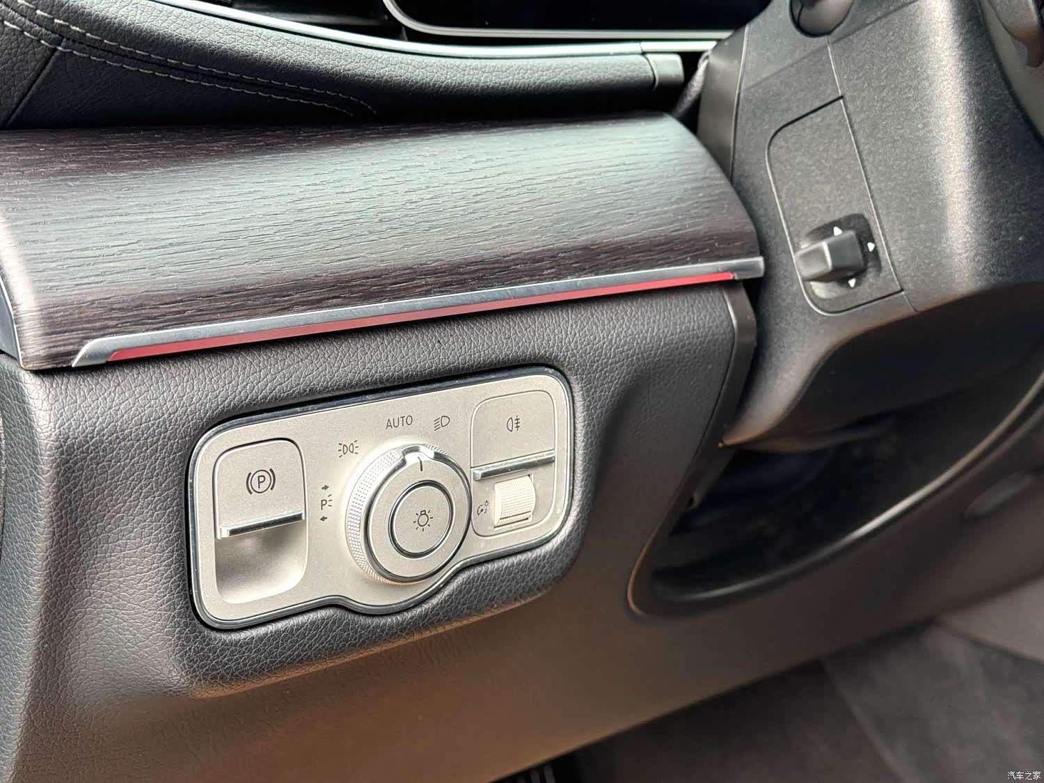 Mercedes-Benz GLS, 2025 10