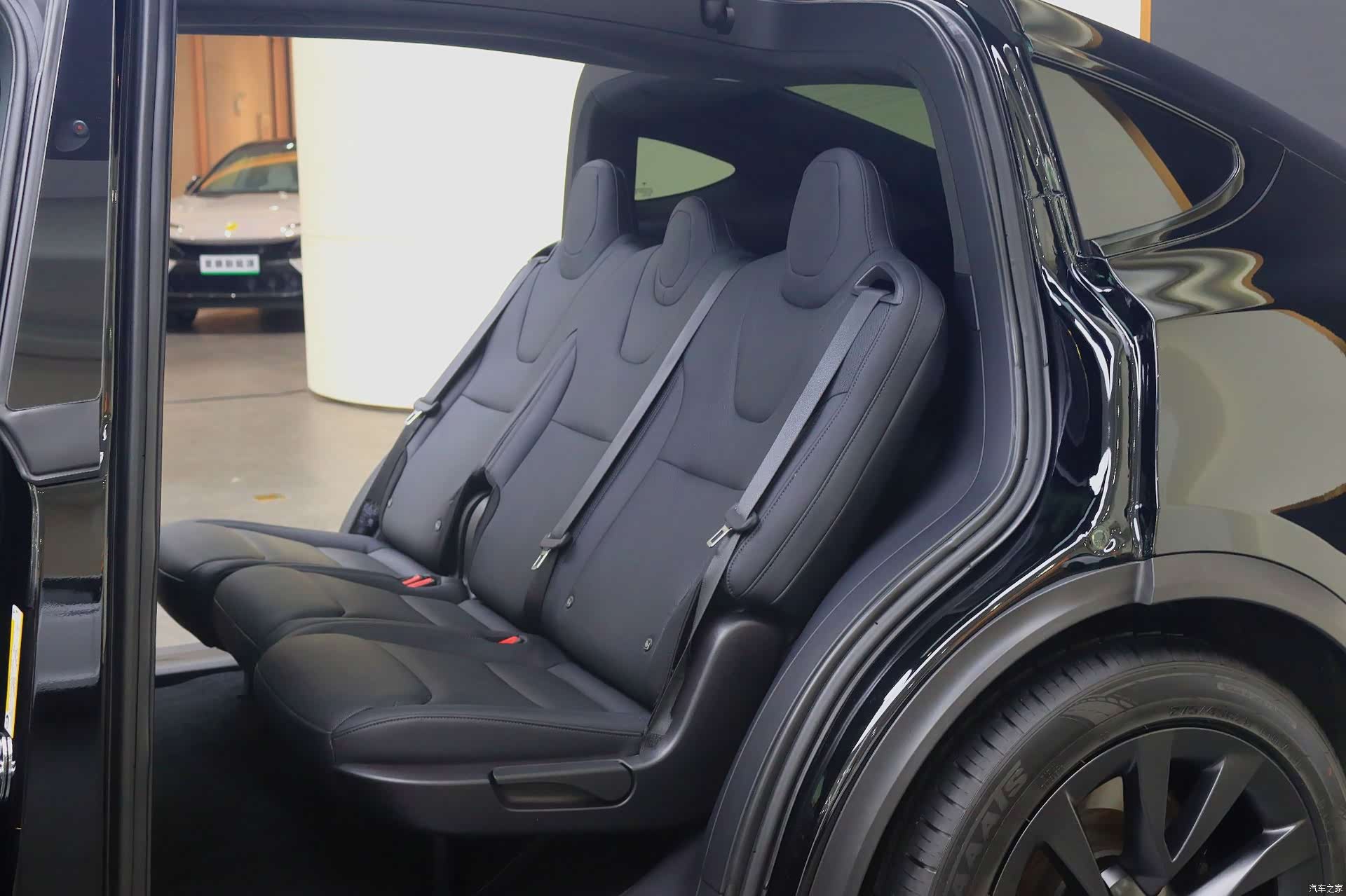 Tesla Model X, 2023 7