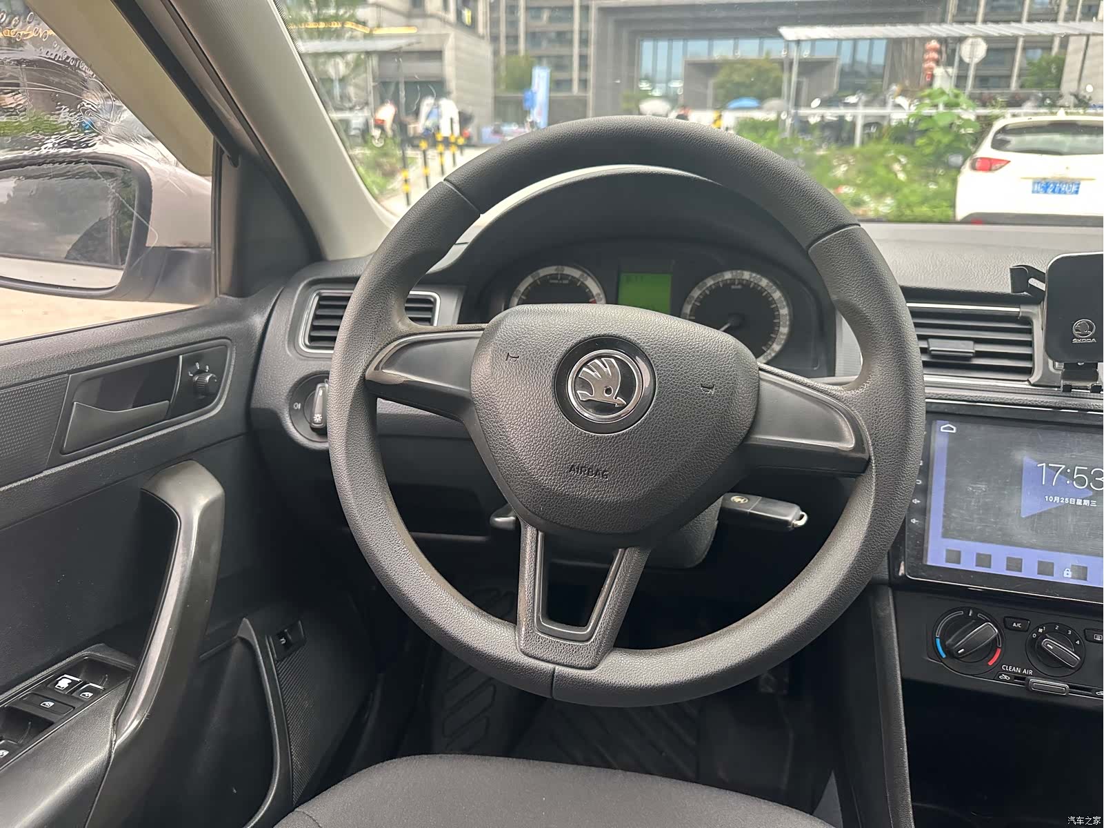 Skoda Rapid, 2019 13