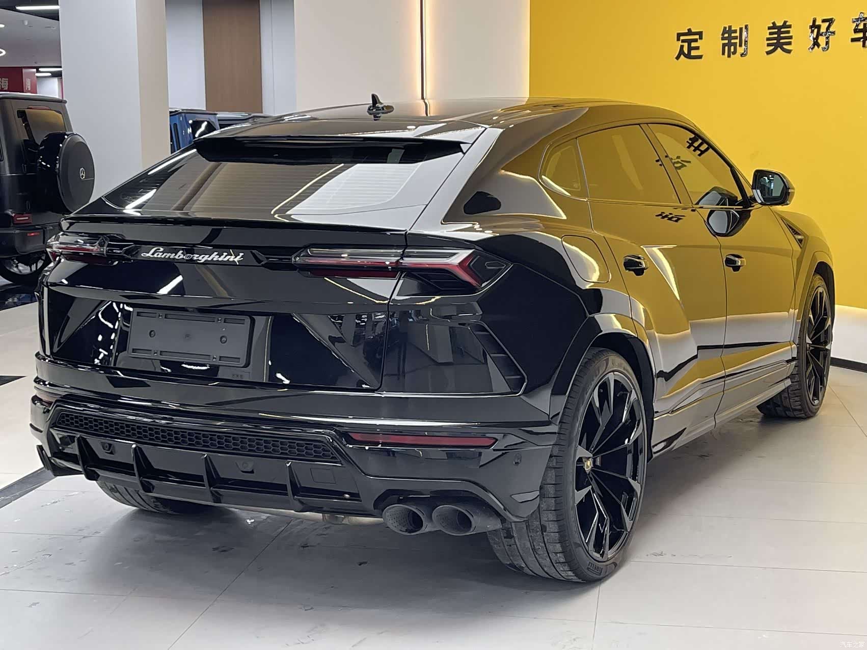 Lamborghini Urus, 2023 все фото