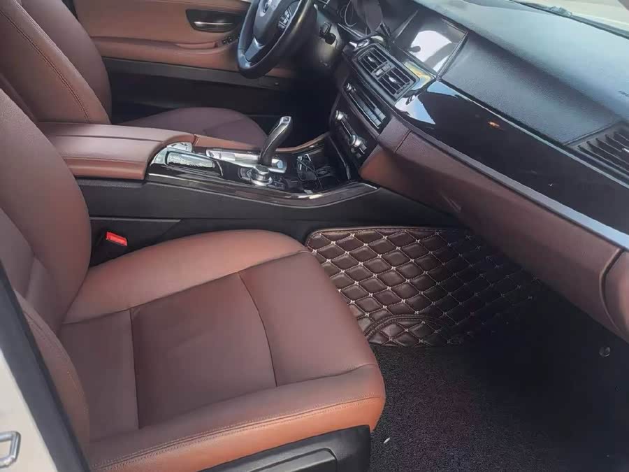 BMW 5 Series 2017, фото 4