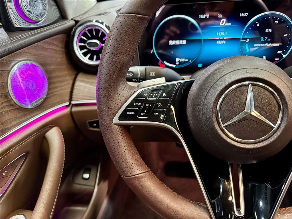 Mercedes-Benz E-Class, 2022 26