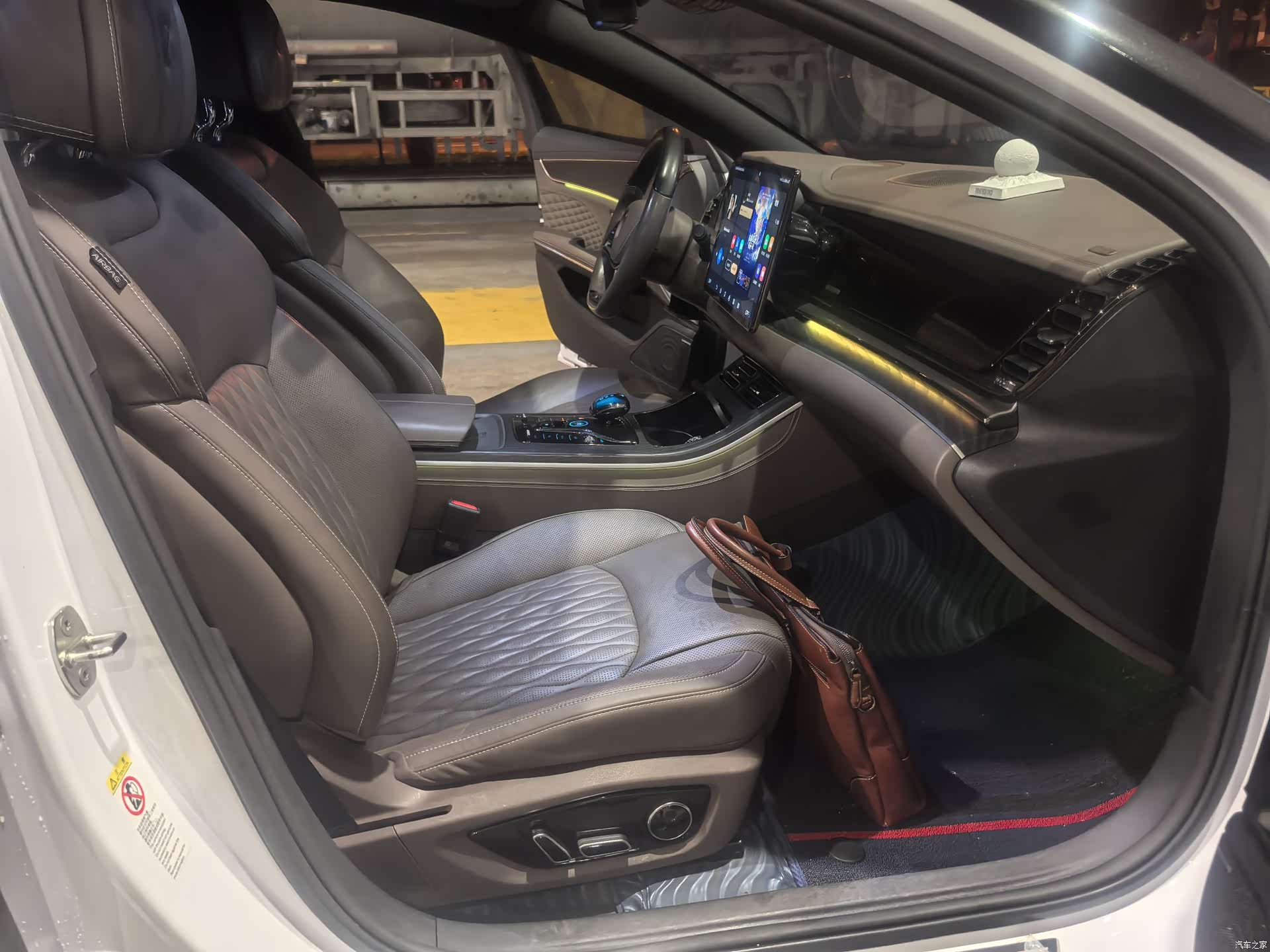 BYD Han, 2023 13