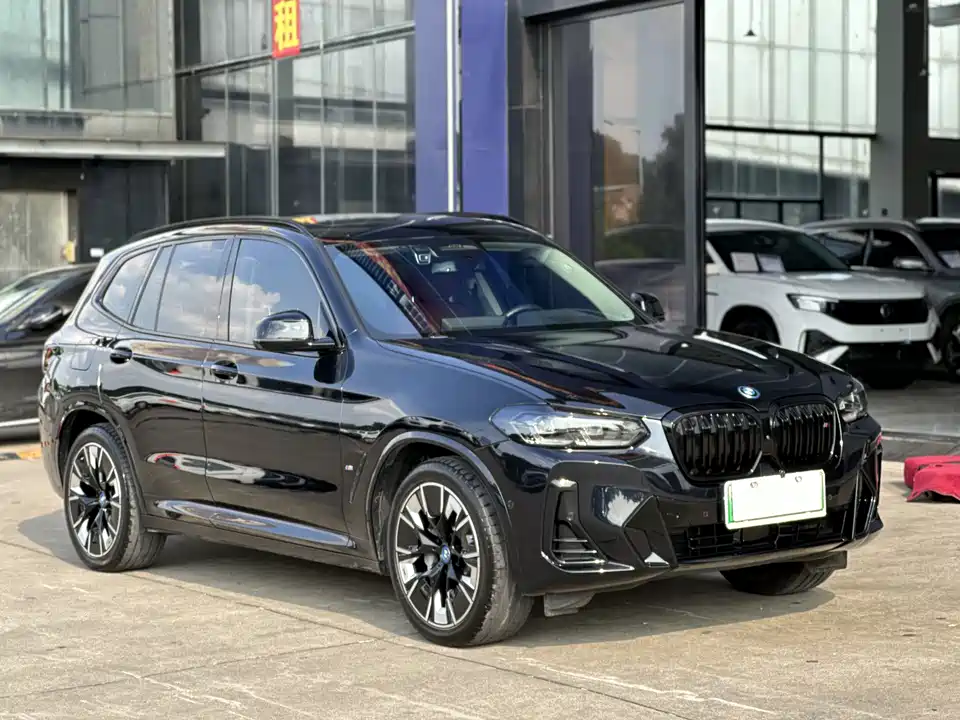 BMW iX3