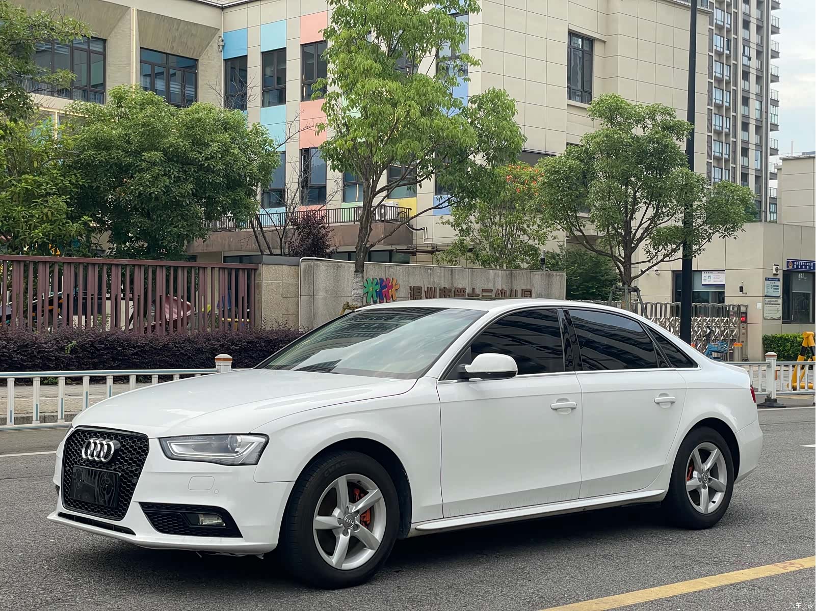 Audi A4L, 2015 1