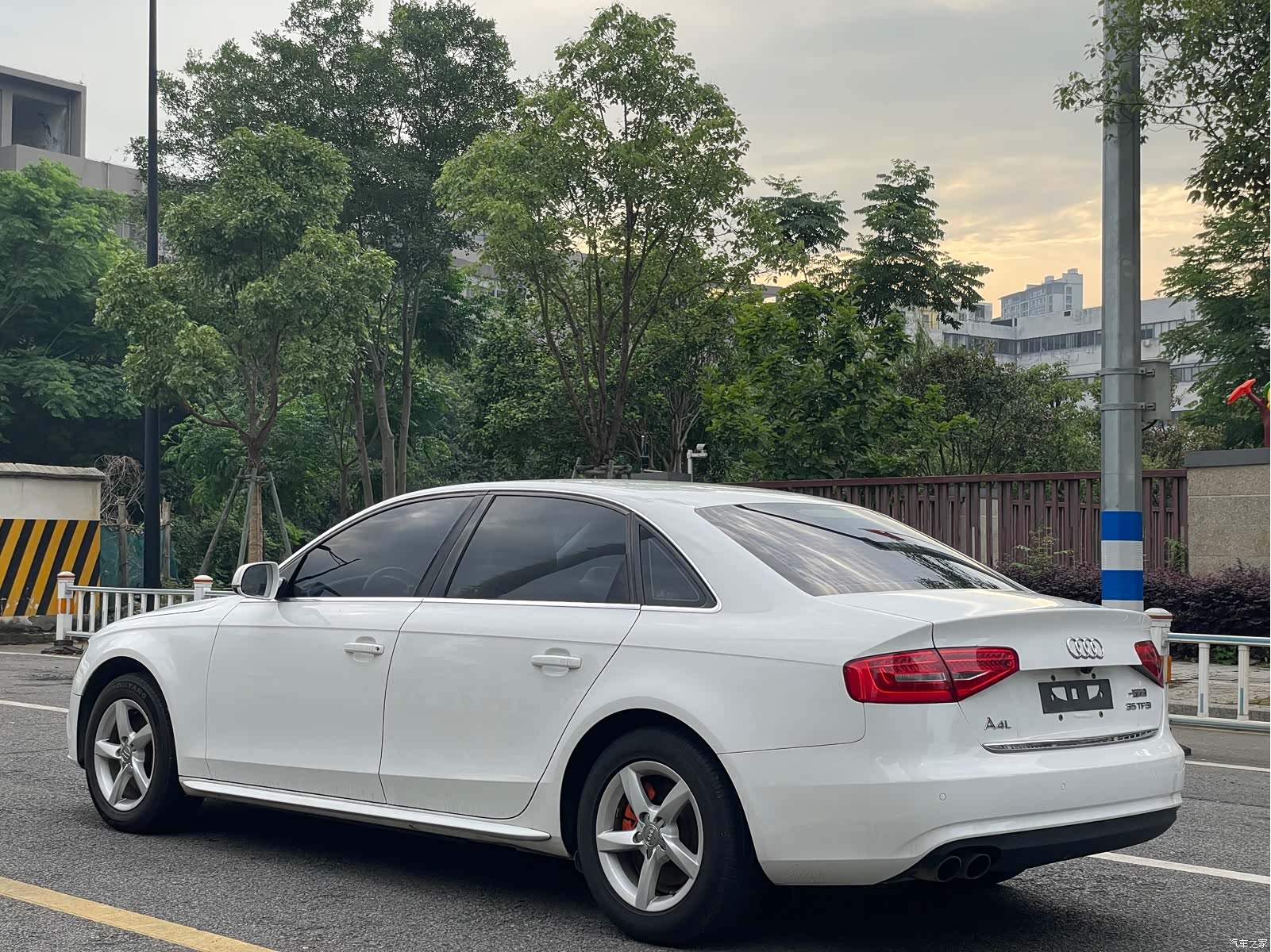 Audi A4L, 2015 7