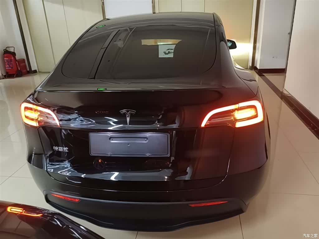 Tesla Model Y, 2022 6