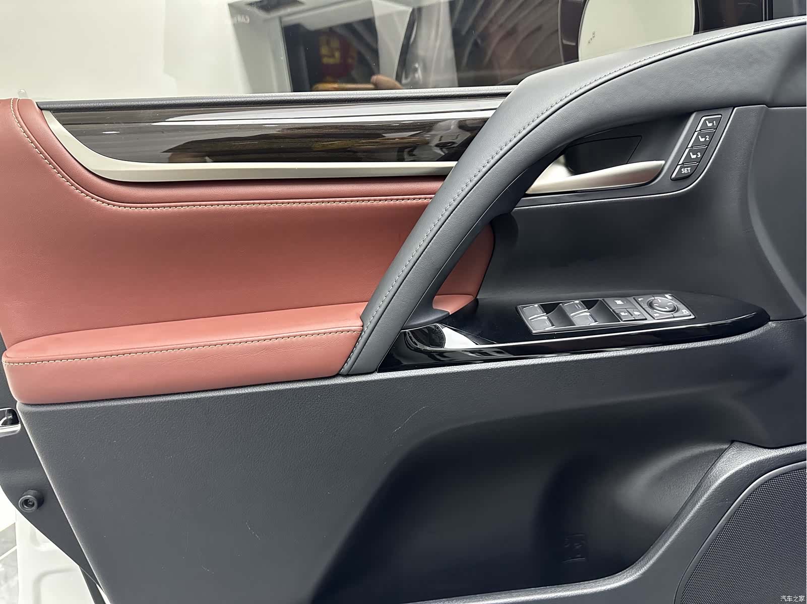 Lexus LX, 2019 18
