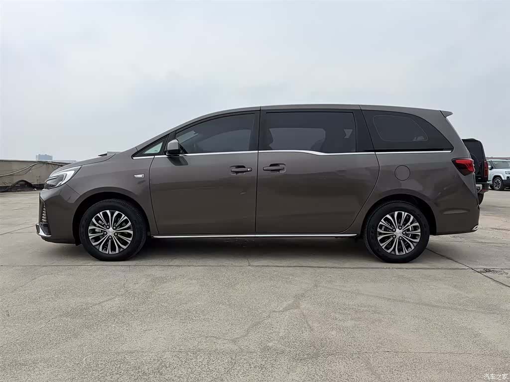Buick GL8, 2023 4