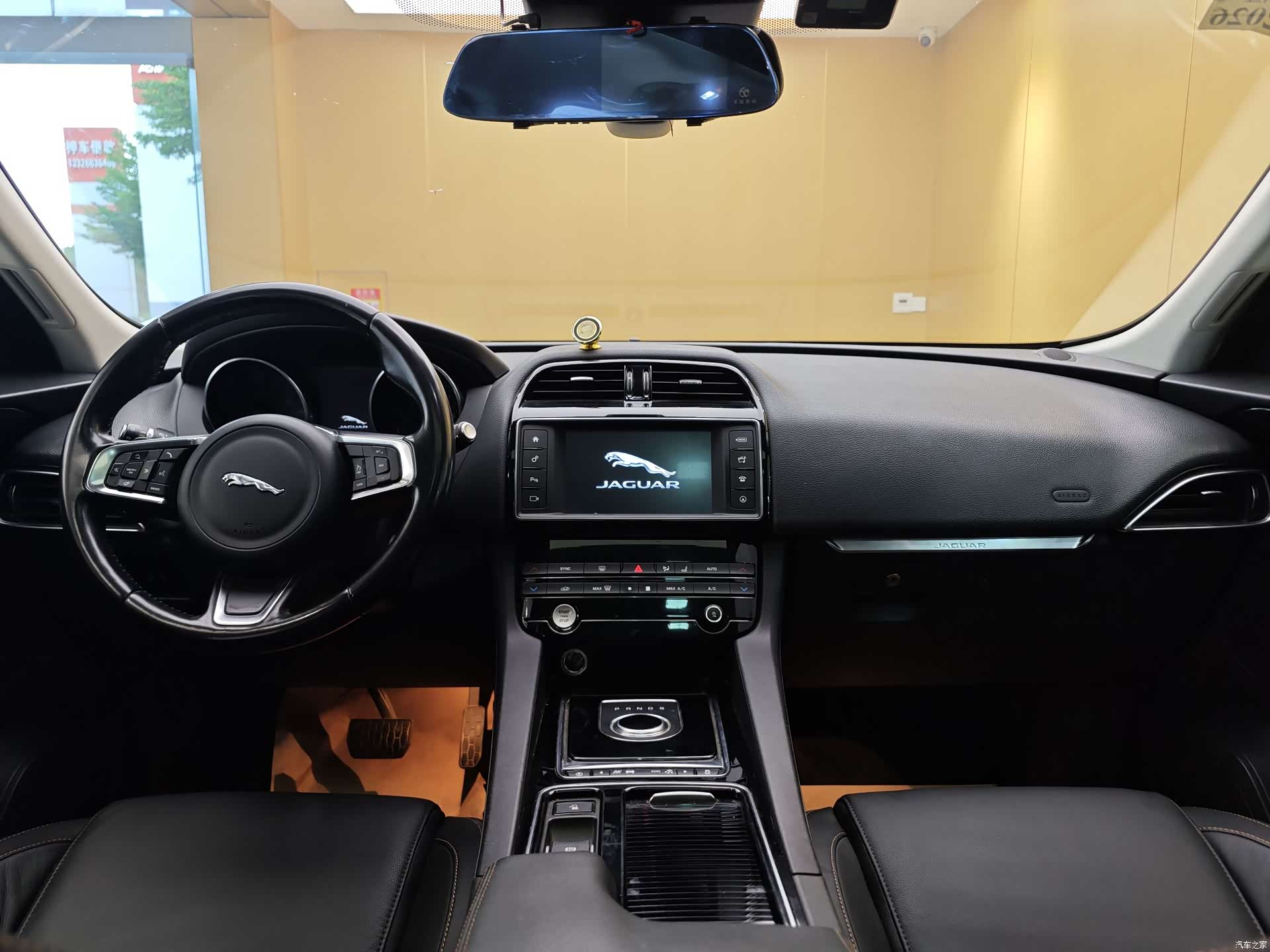 Jaguar F-PACE, 2018 21