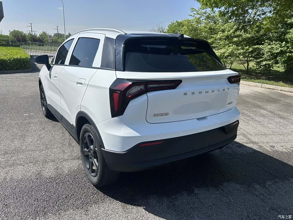 Geely E, 2023 все фото