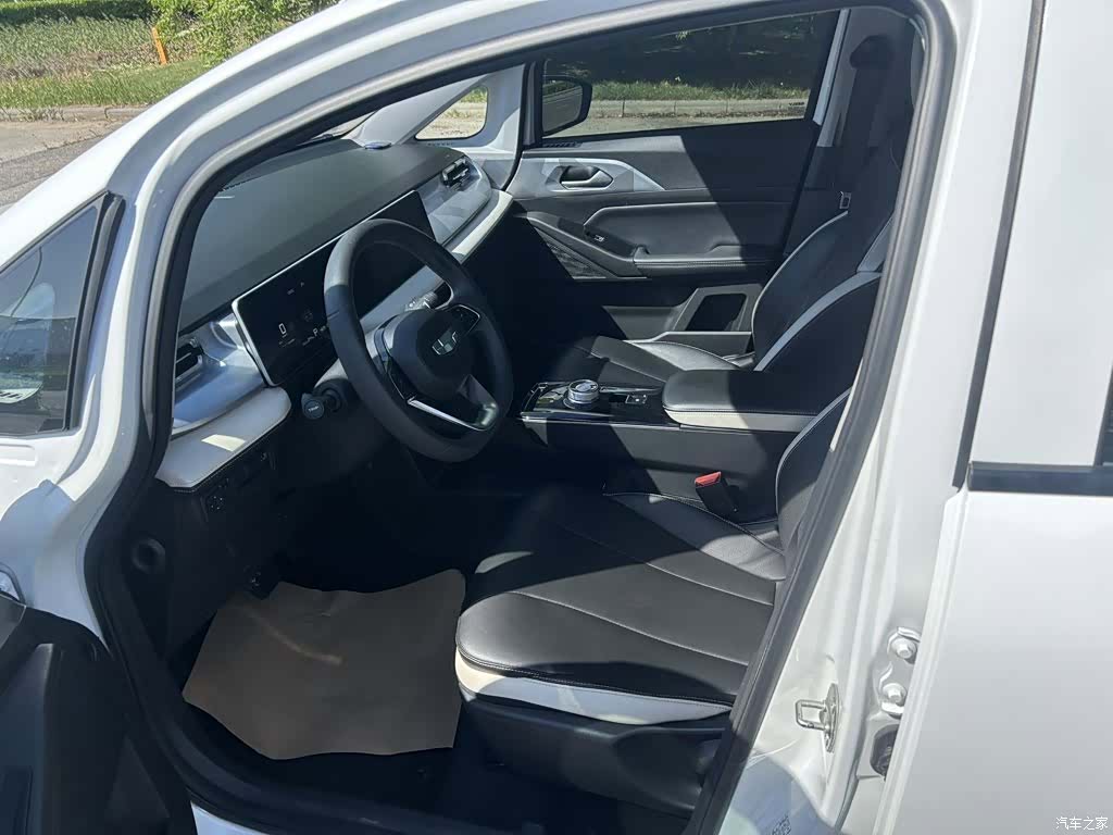 Geely E, 2023 10