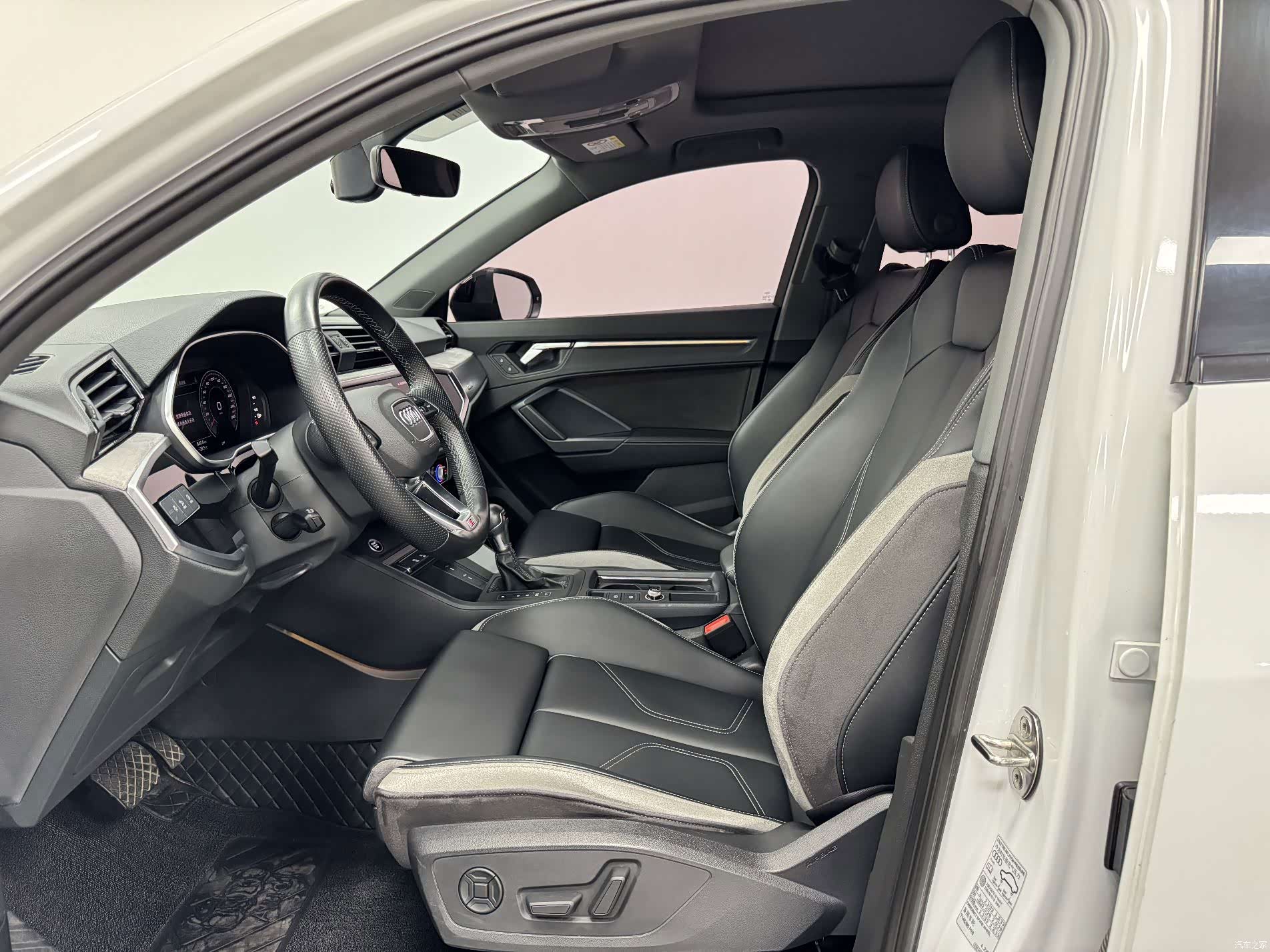 Audi Q3, 2024 13