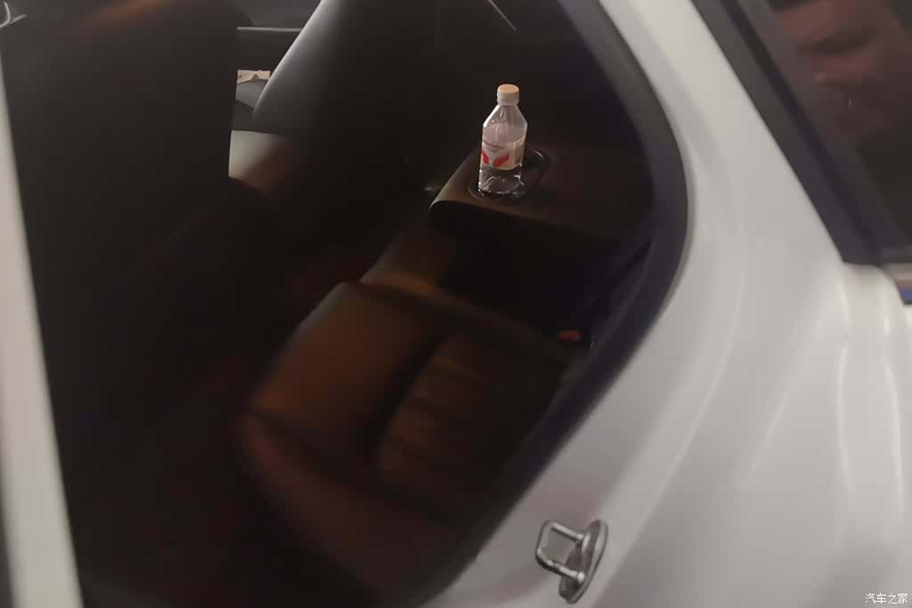 Mazda CX-4, 2016 11