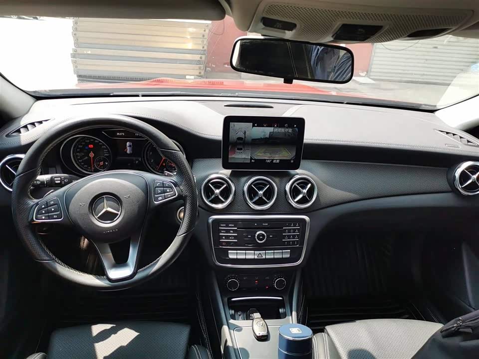 Mercedes-Benz GLA Mercedes-Benz GLA
