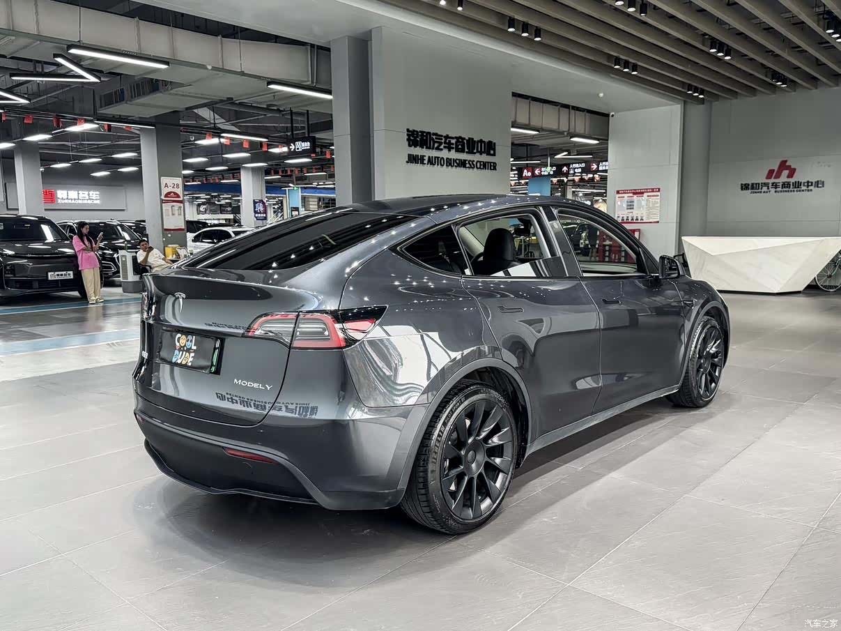 Tesla Model Y, 2024 11