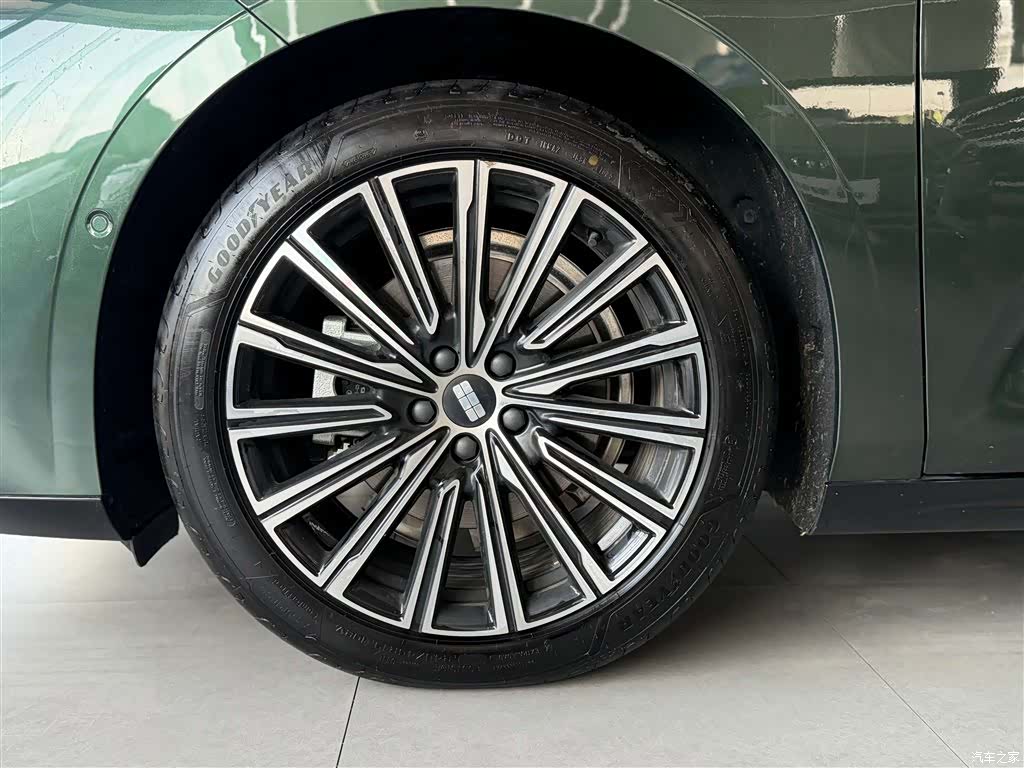 Geely 8, 2025 9