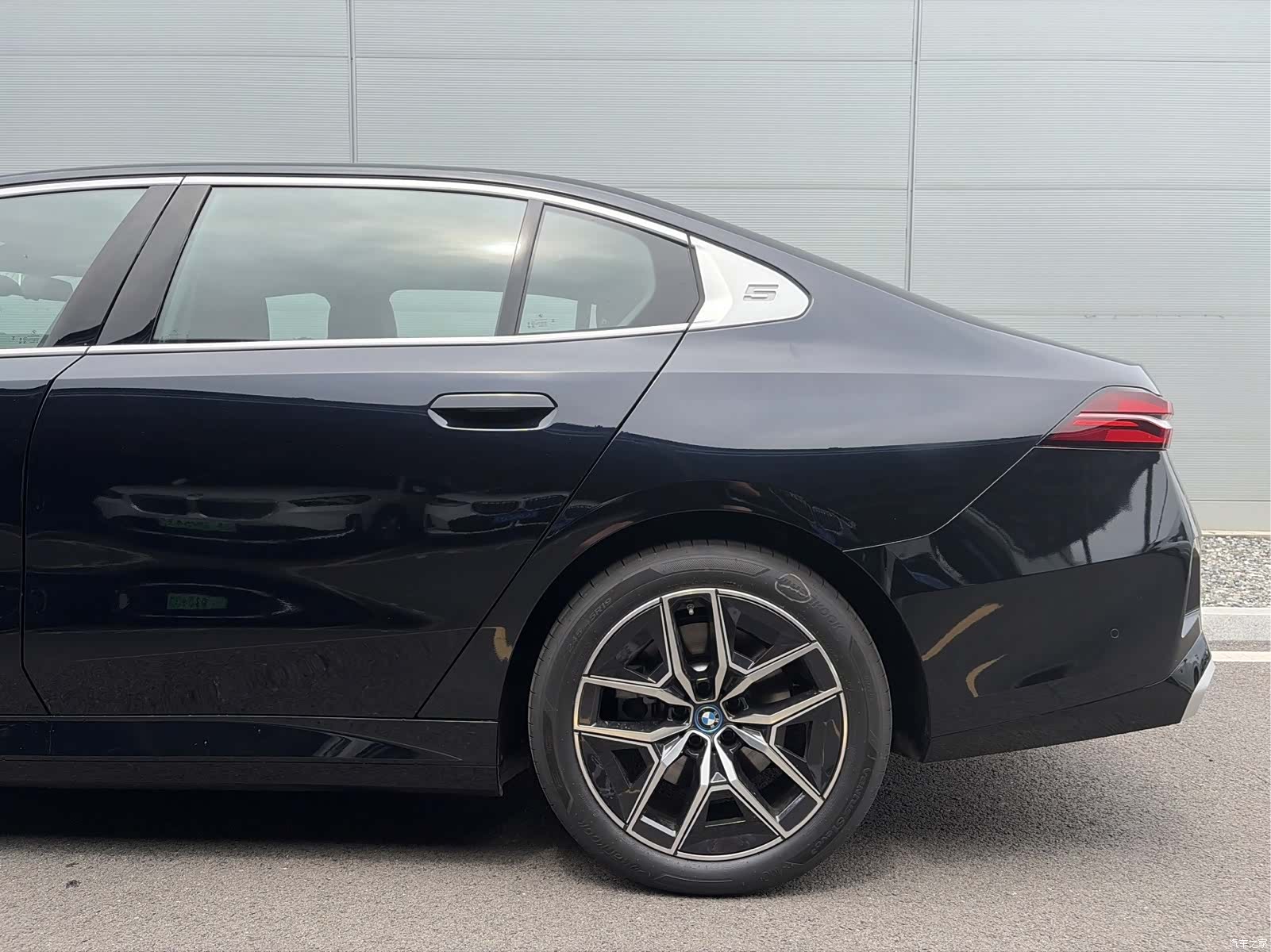 BMW i5, 2025 7