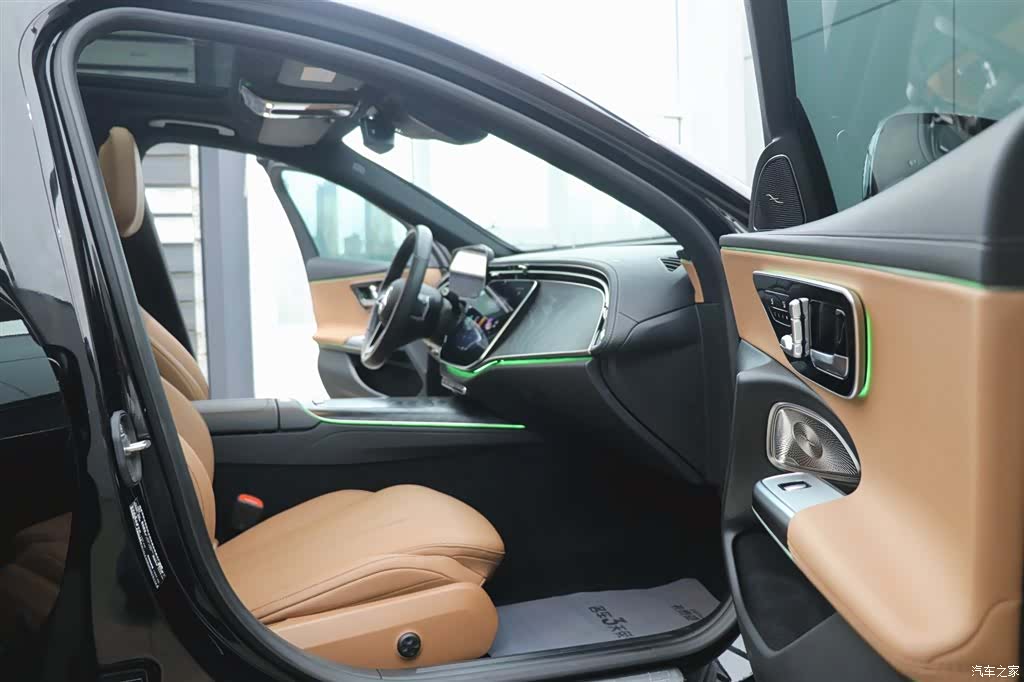 Mercedes-Benz E-Class, 2024 23