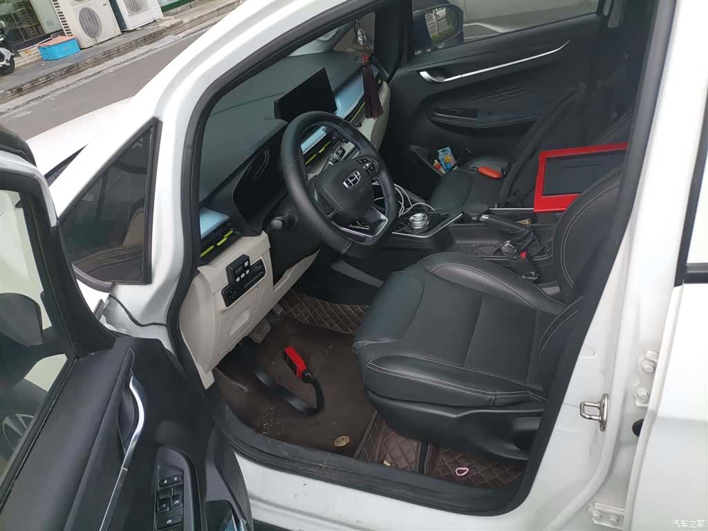 Geely EX3, 2022 7