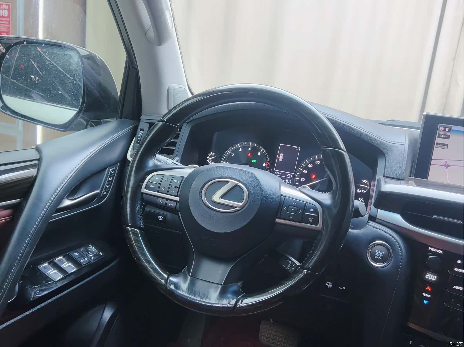 Lexus LX, 2018 12