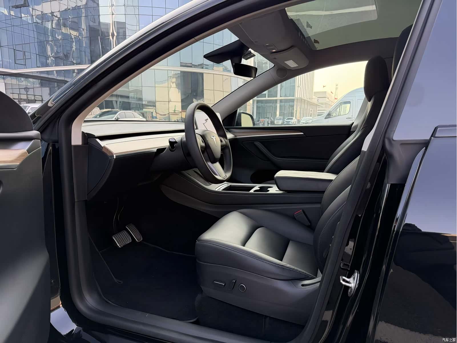 Tesla Model Y, 2021 4
