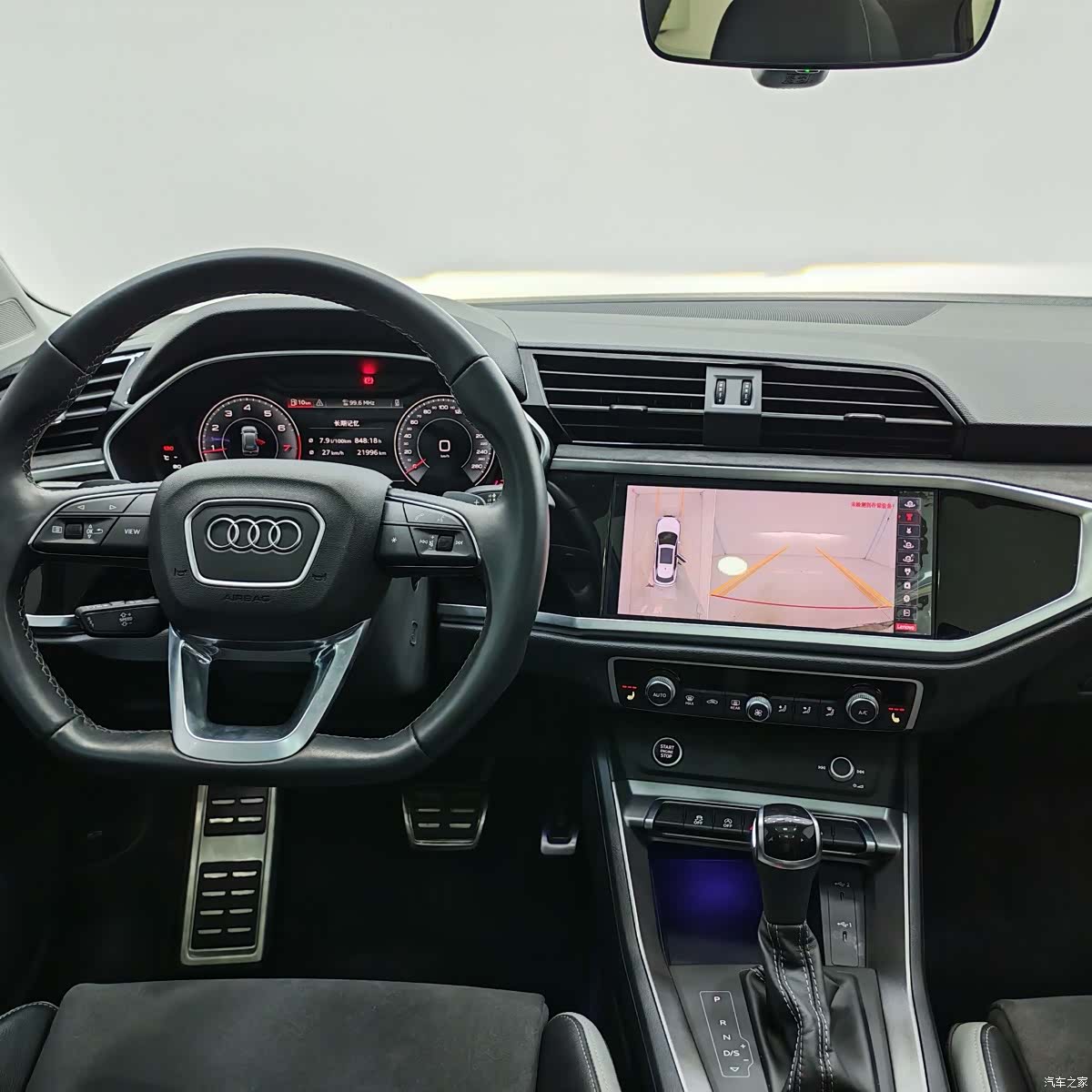 Audi Q3, 2023 10