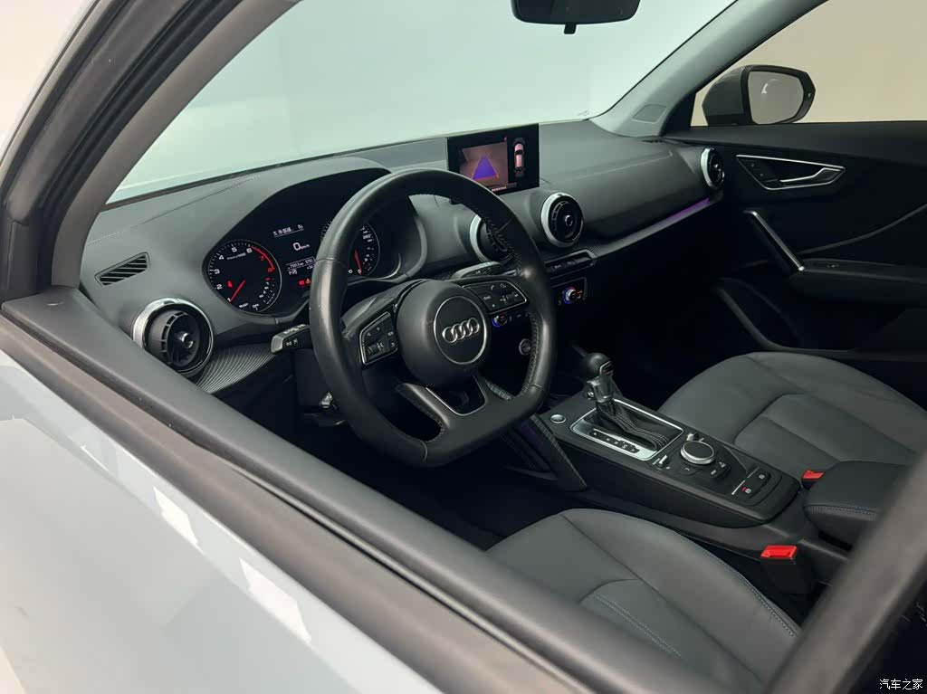 Audi Q2L, 2022 9