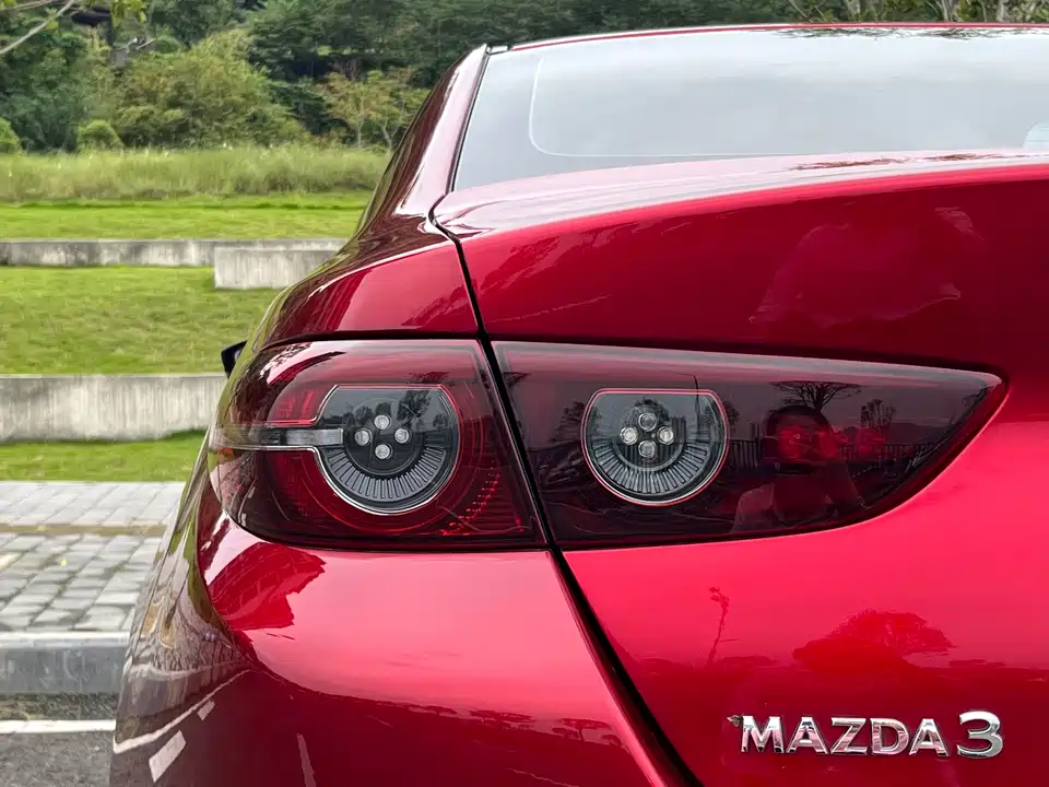 Mazda 3 Angkesaila