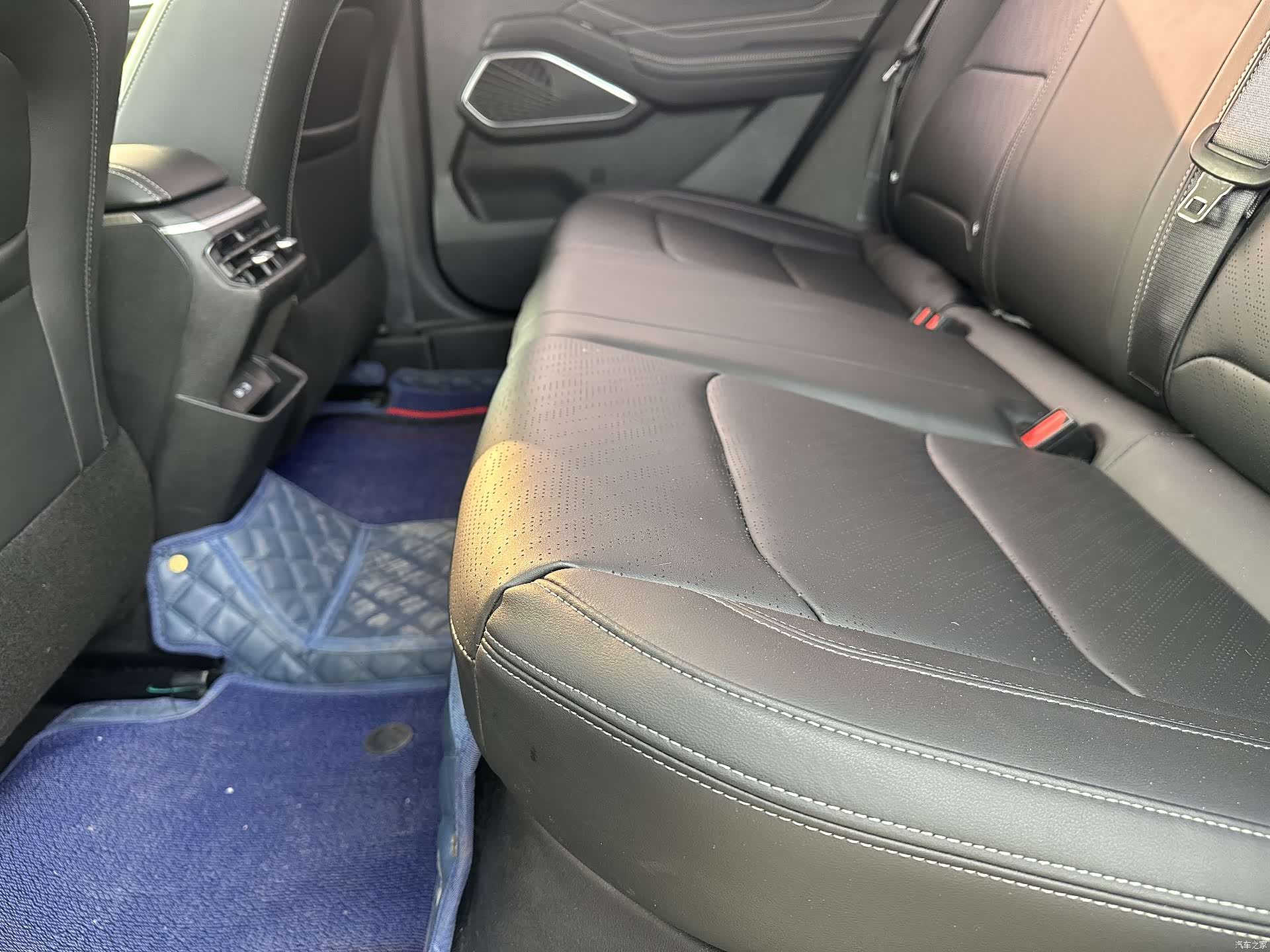 Geely Emgrand, 2021 33