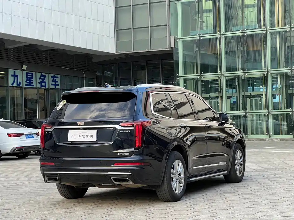 Cadillac XT6