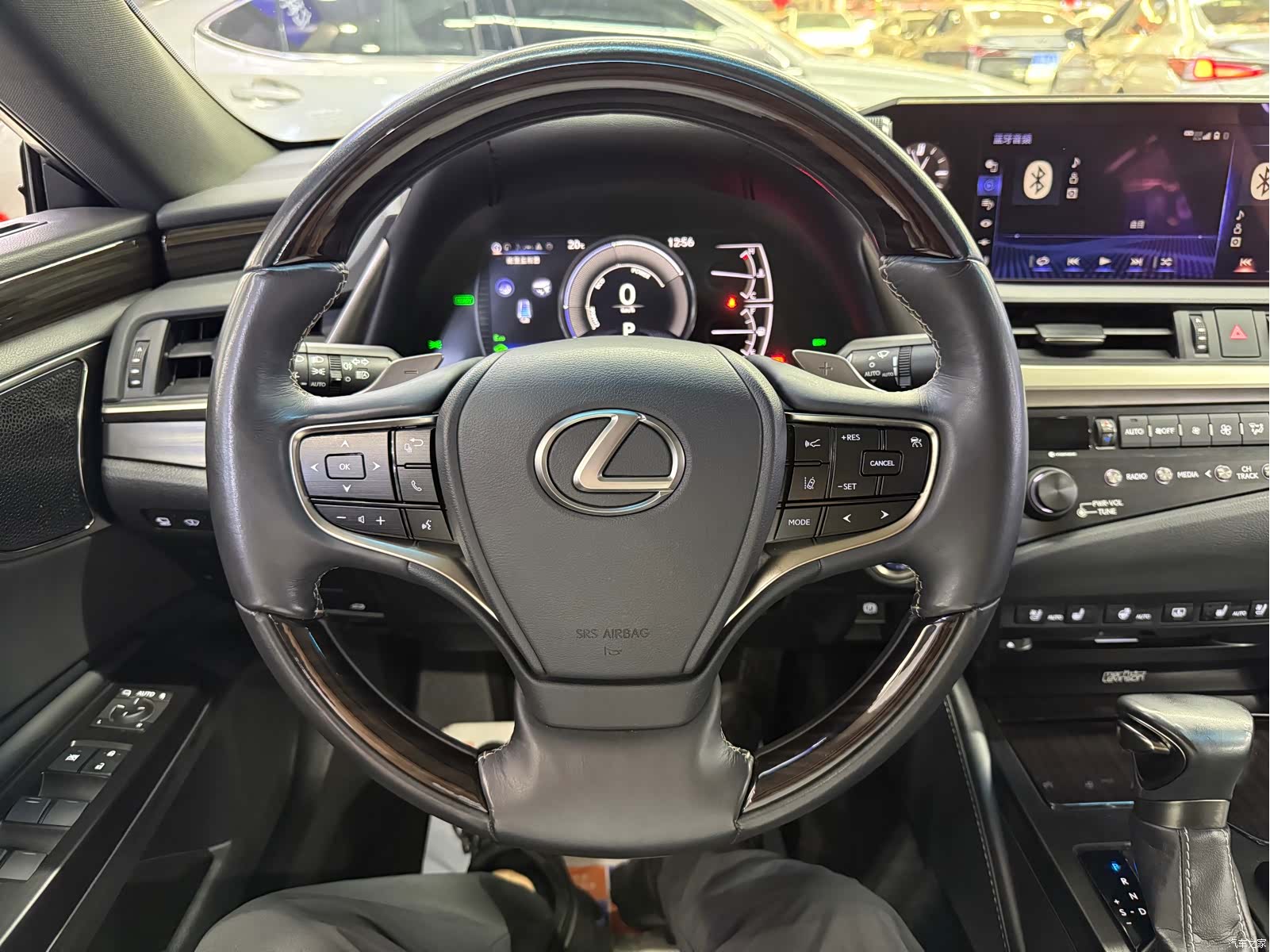 Lexus ES, 2019 18
