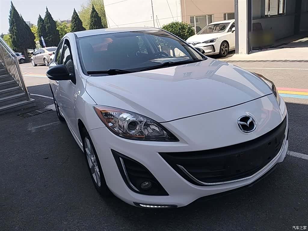 Mazda 3, 2015 4