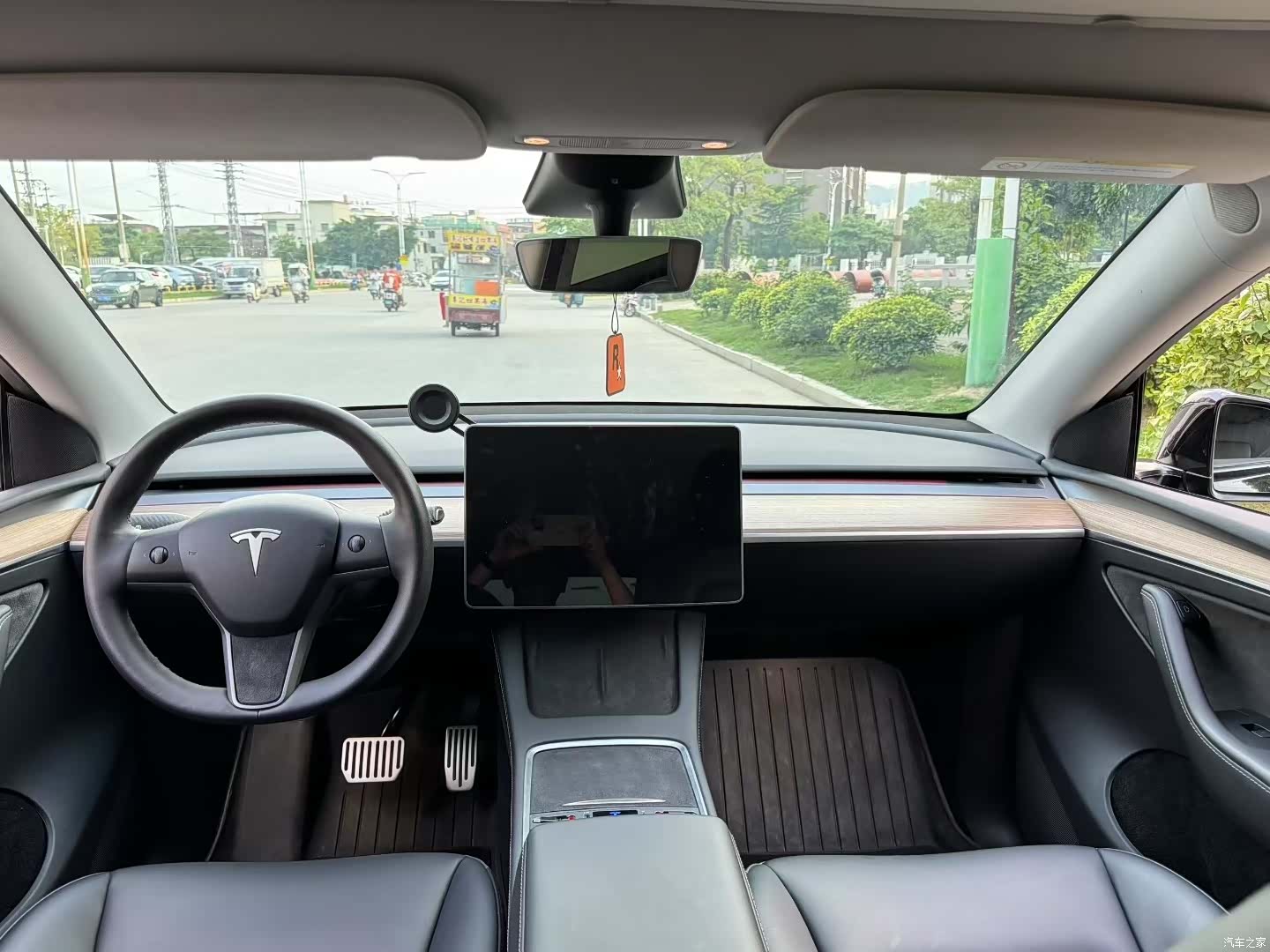 Tesla Model Y, 2022 все фото