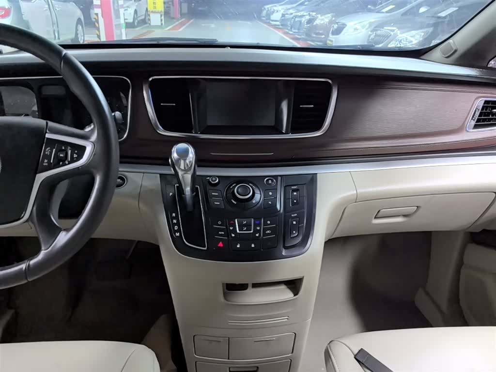 Buick GL8, 2018 13