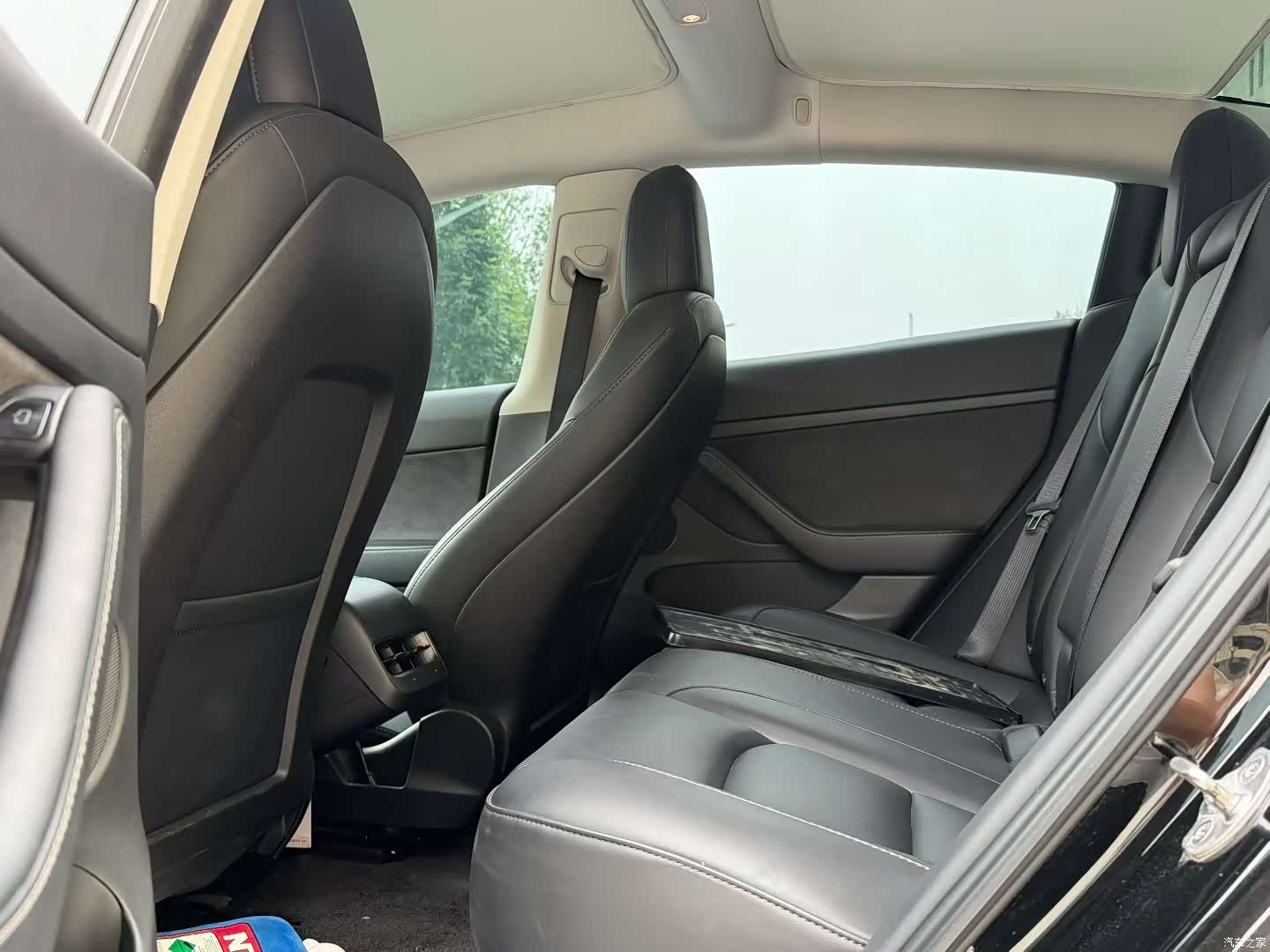 Tesla Model 3, 2022 все фото