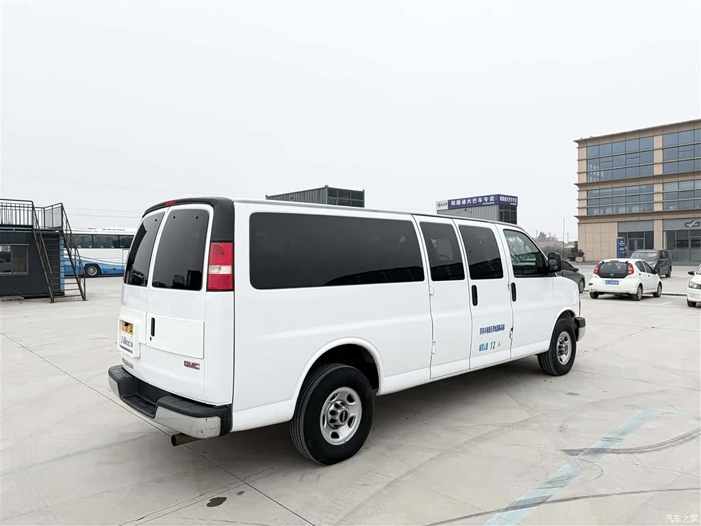 GMC SAVANA, 2015 19
