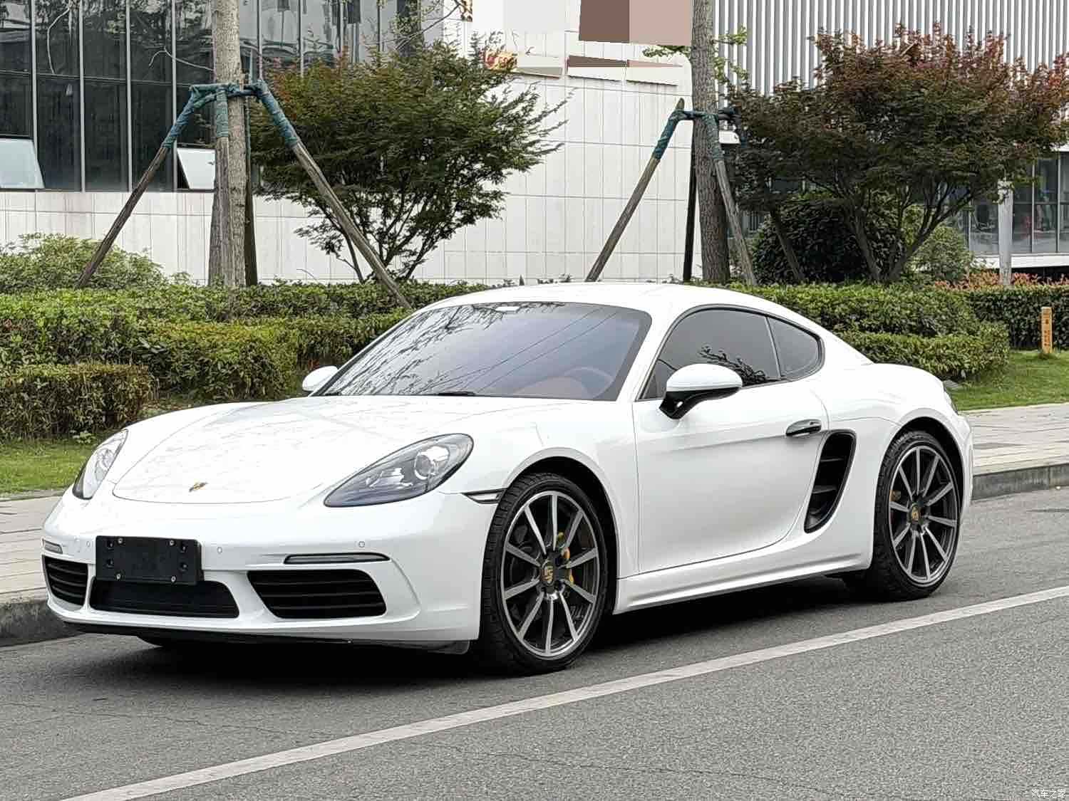 Porsche Cayman, 2018 1