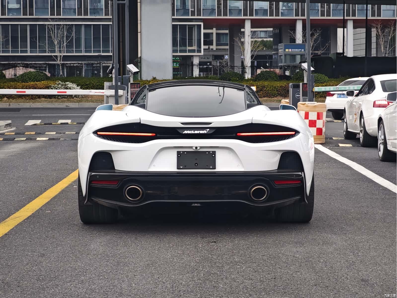 McLaren GT, 2022 9