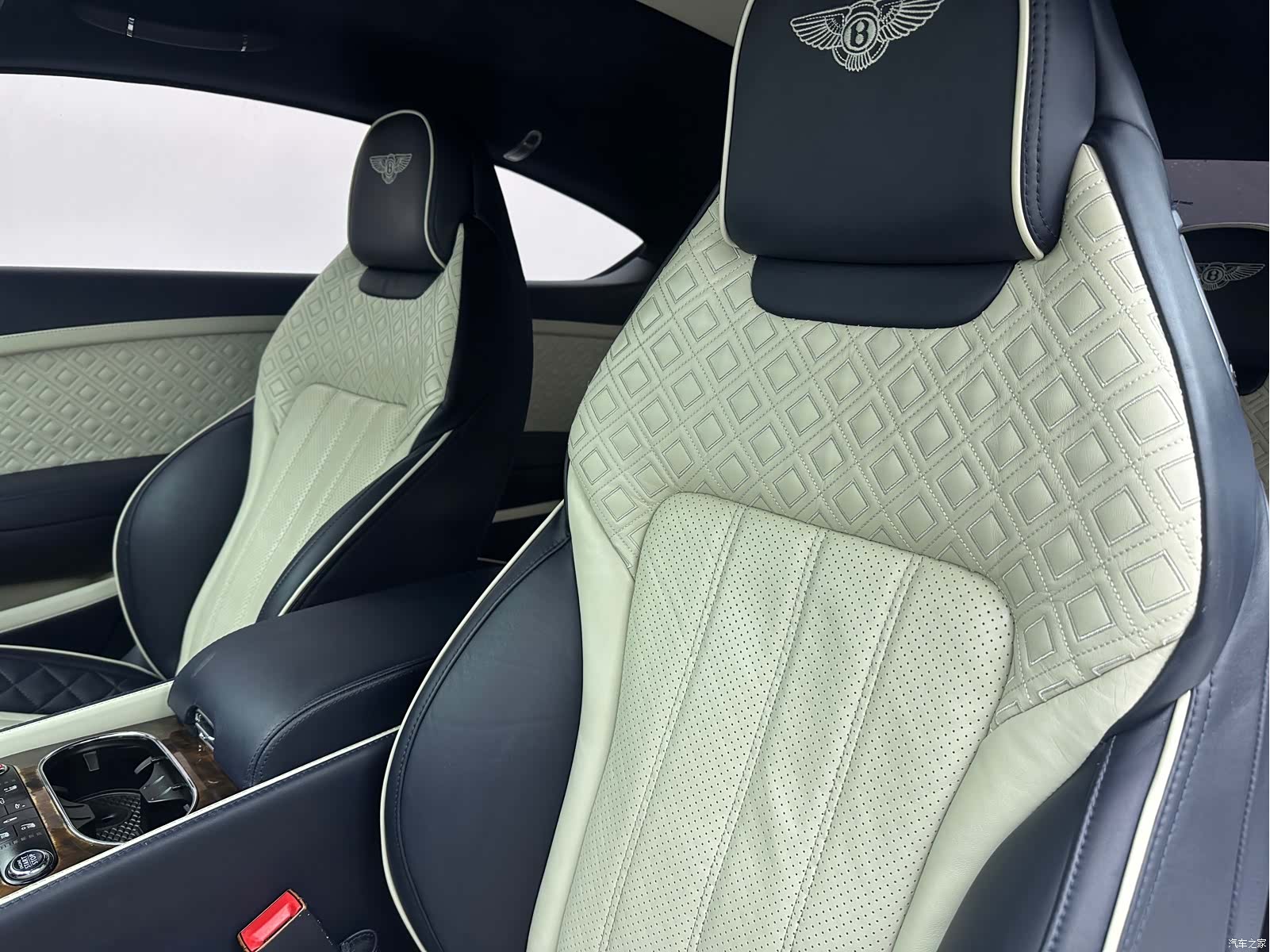 Bentley Continental GT, 2015 25
